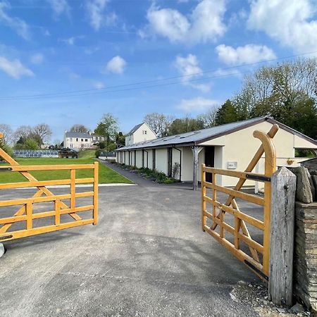 The Old Mountain Stables Caerllwyn Ganol Farm Apartment Newport  Exterior photo
