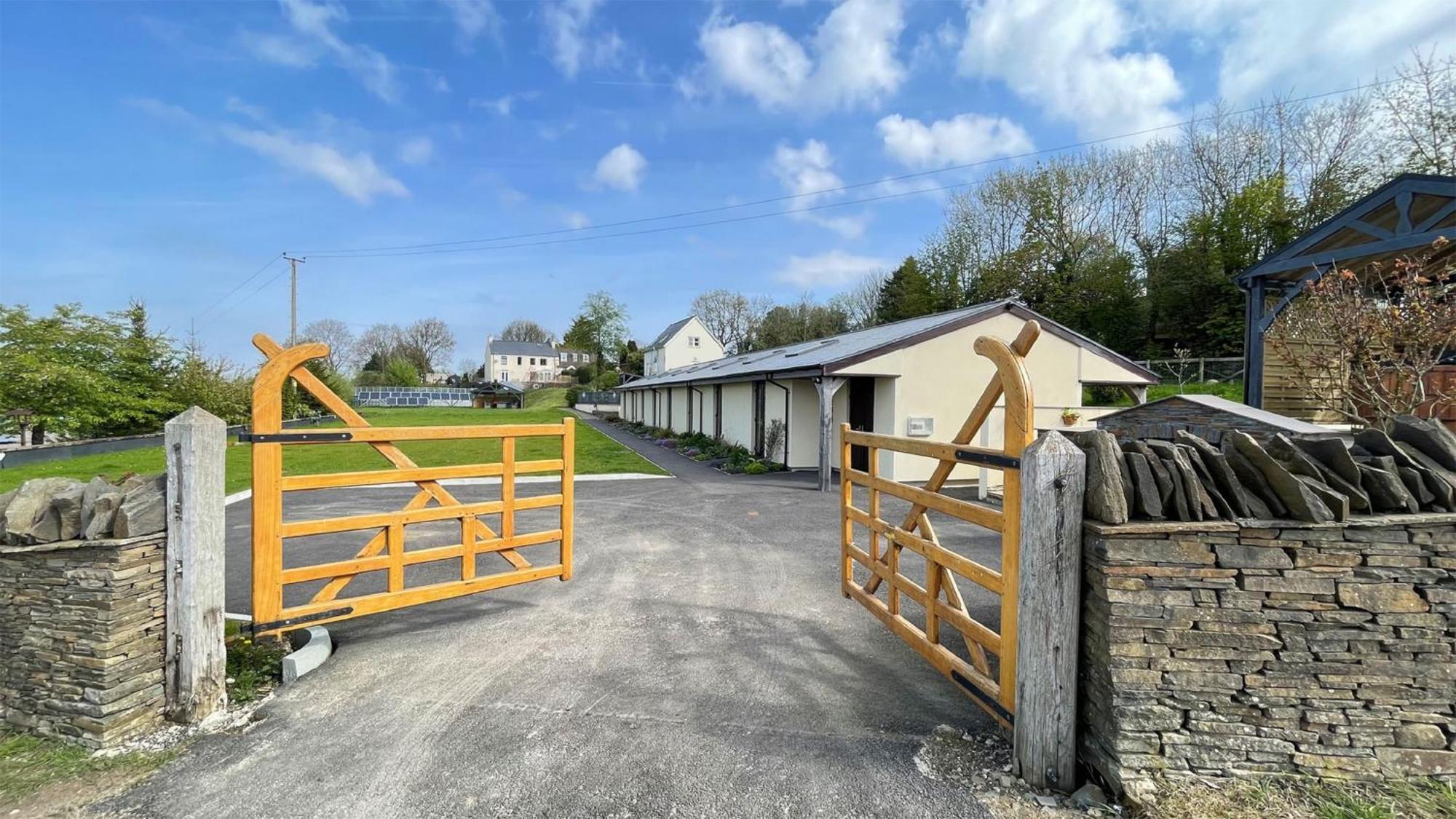 The Old Mountain Stables Caerllwyn Ganol Farm Apartment Newport  Exterior photo