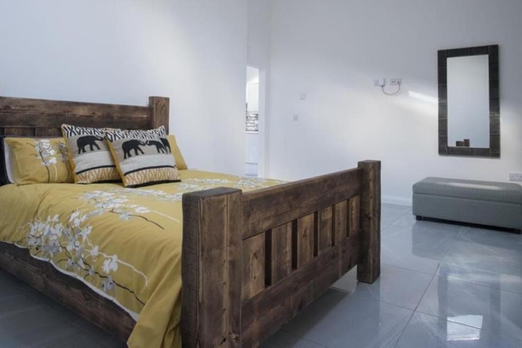 The Old Mountain Stables Caerllwyn Ganol Farm Apartment Newport  Room photo