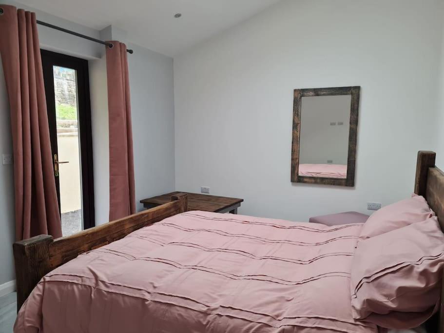 The Old Mountain Stables Caerllwyn Ganol Farm Apartment Newport  Room photo